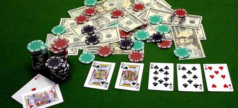 Правила покера: как правильно играть в карты
