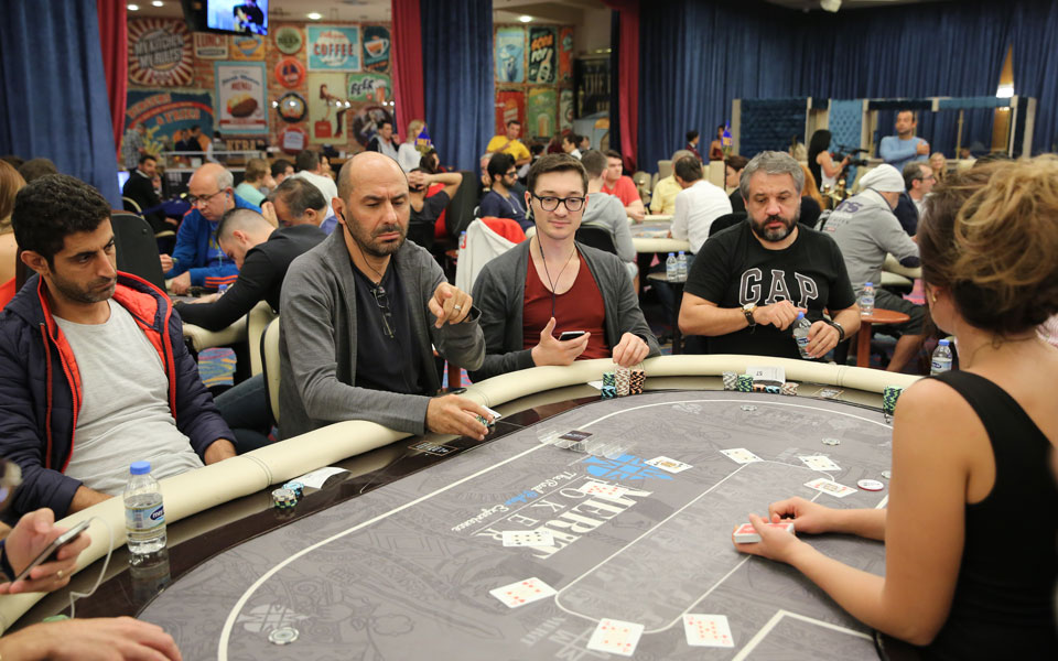 Гайлич лидирует в топ-16 на Merit Poker Classic