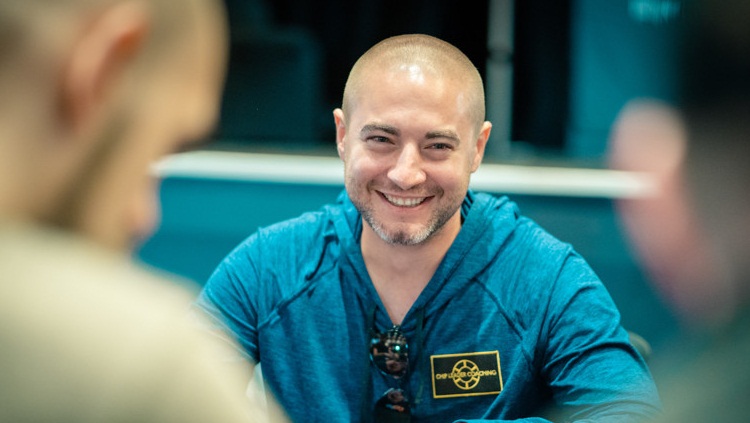 Ченс Корнут и Гальфонд договорились начать хедз-ап баттл в середине сентября