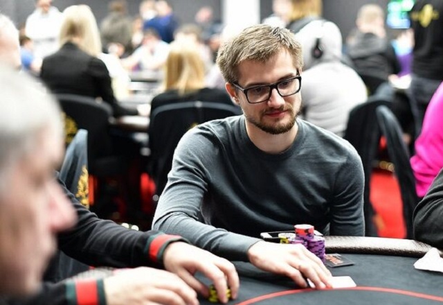 Виктор Устимов стал триумфатором нокаут-турнира для хайроллеров на PokerStars