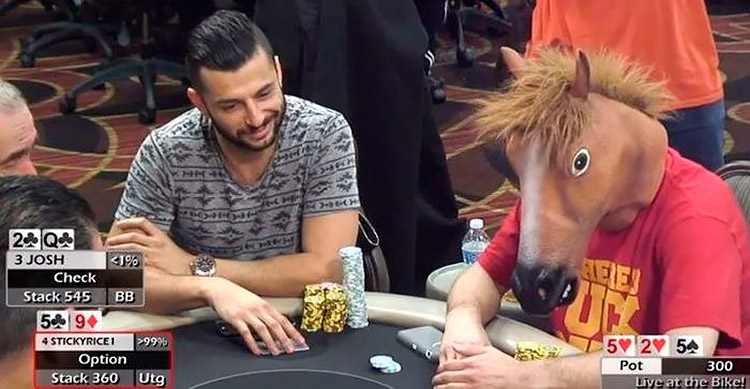 Маска лошади покер