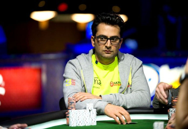 Антонио Эсфандиари